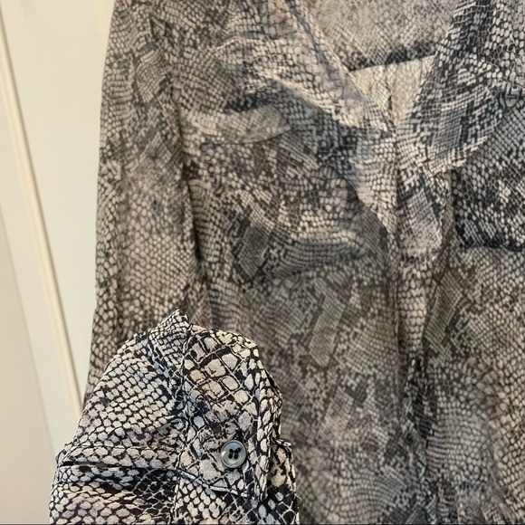 Aritzia T. Babaton Finley snakeskin silk blouse - Picture 7 of 7
